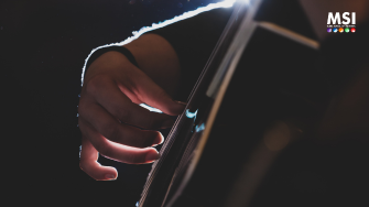 Teknik petik gitar akustik