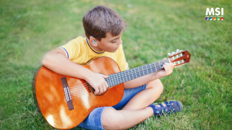 5 Teknik Dasar Belajar Gitar Akustik untuk Pemula