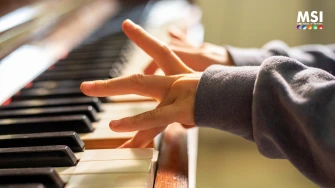 Panduan Lengkap Memainkan Minor Scale di Piano: Buka Gerbang Emosi dalam Musikmu