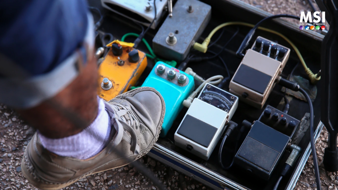 Apa Itu Compressor pada Gitar? Rahasia Sound Lebih Rapi, Nendang, dan Profesional